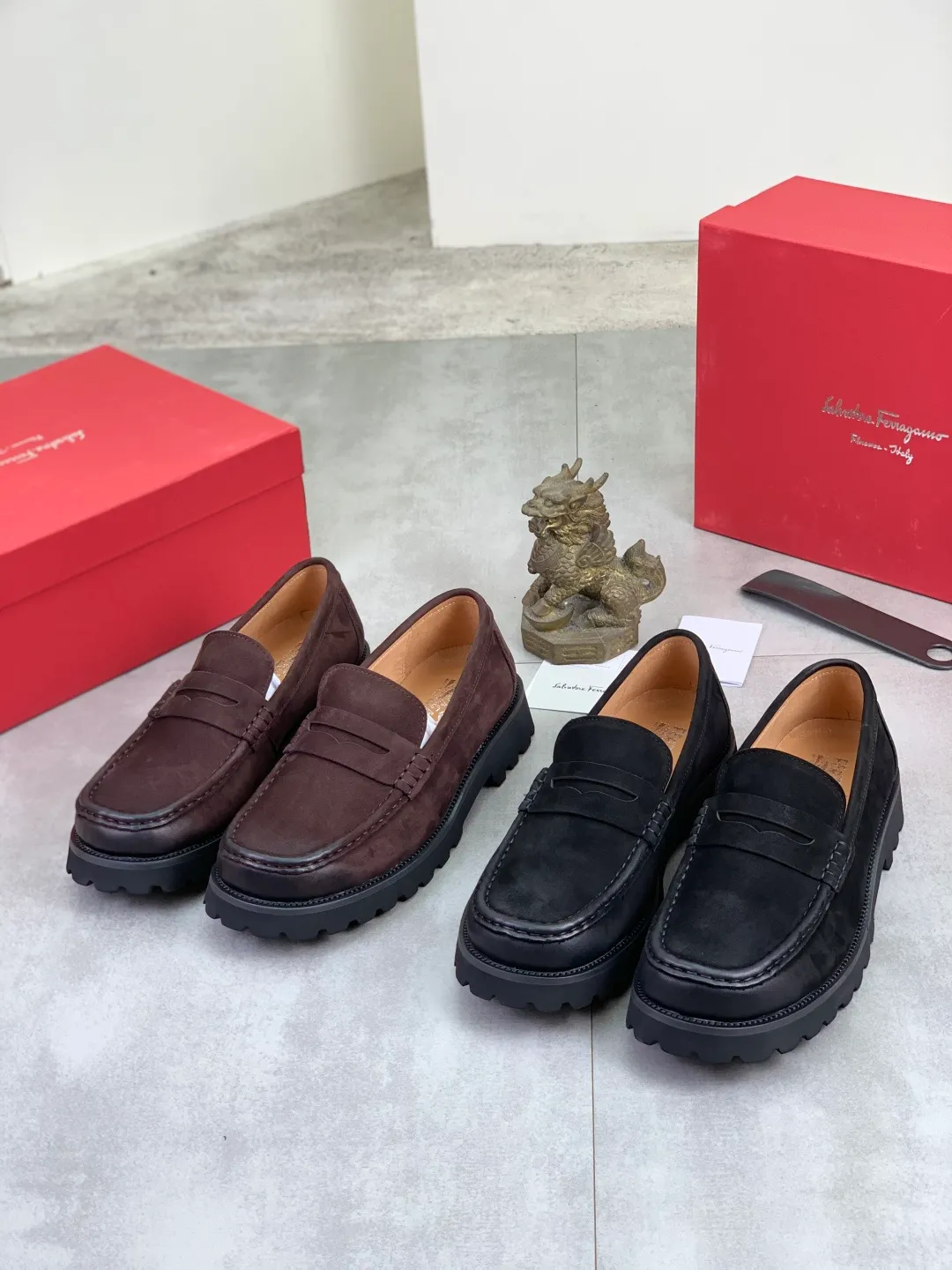 Men's shoes 💰P500 New model [Ferragamo/Ferragamo] Latest model Original imported calfskin, imported pigskin lining + original luxury metal buckle + original rubber outsole Soft and comfortable Size number: 38-44